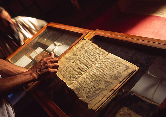Manuscript in een woestijnbibliotheek in Mauritanië (foto: Nicolien Zuijdgeest).
