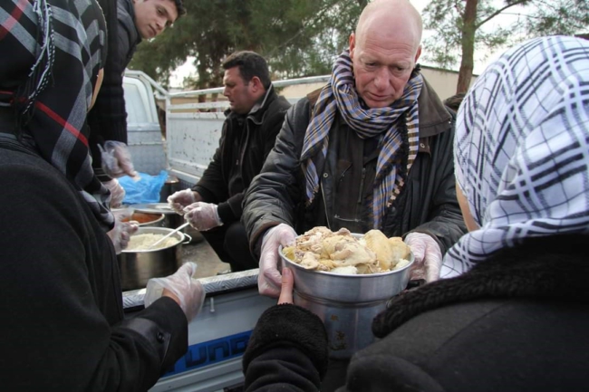 Verstrekking van warme maaltijden voor 10´000 vluchtelingen in Jarabulus in Noord-Syrië