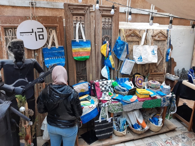 Stalletje van VeryNile op een kerstmarkt in Maadi.