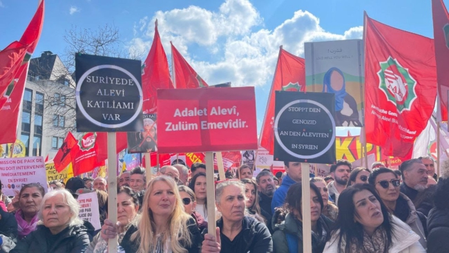 Proteten in Keulen tegen de massamoord op Alawieten in maart dit jaar in Syrië. Foto Pir Haber Ajansı/Wikimedia