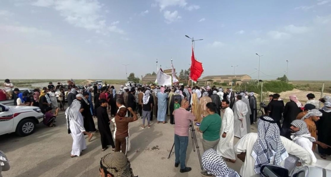 Bewoners van de Hawizeh protesteren tegen de olie industrie in hun land 